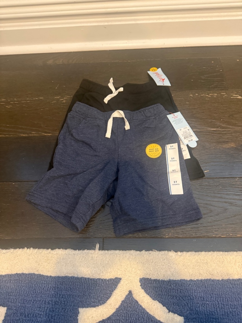 Cat and Jack
Kids Drawstring Knit Shorts - Navy & Black 5T